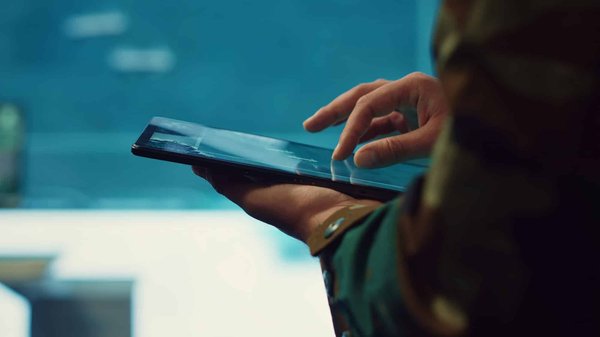 Quels sont les aspects légaux de l'intégration des technologies de reconnaissance faciale pour la sécurité?